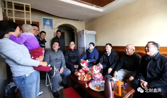 集團(tuán)領(lǐng)導(dǎo)新春慰問(wèn)公司員工