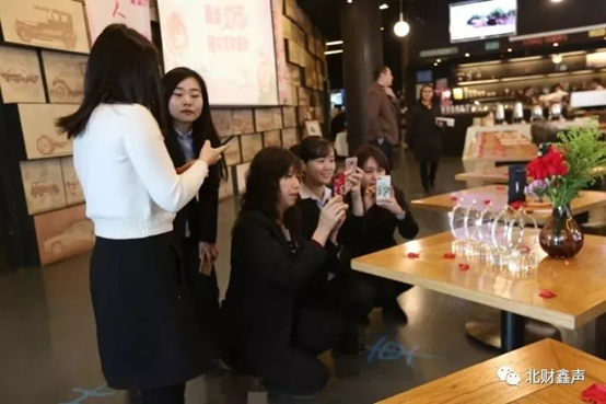 舉辦三八節(jié)慶?；顒?/><br/></p></span>
    <div   id=