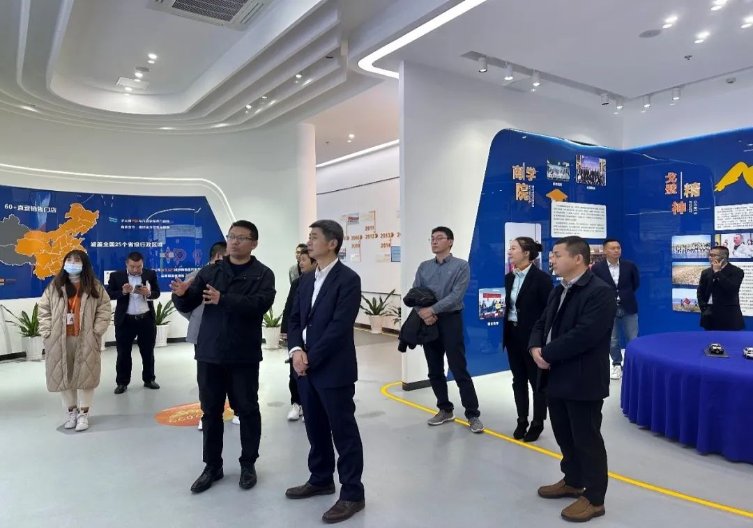 誠(chéng)鑫實(shí)意助經(jīng)營(yíng) 勇毅沖刺開(kāi)門(mén)紅|朱正華帶領(lǐng)北汽金融團(tuán)隊(duì)深入一線把脈市場(chǎng) 誠(chéng)鑫實(shí)意助經(jīng)營(yíng) 勇毅沖刺開(kāi)門(mén)紅|朱正華帶領(lǐng)北汽金融團(tuán)隊(duì)深入一線把脈市場(chǎng)